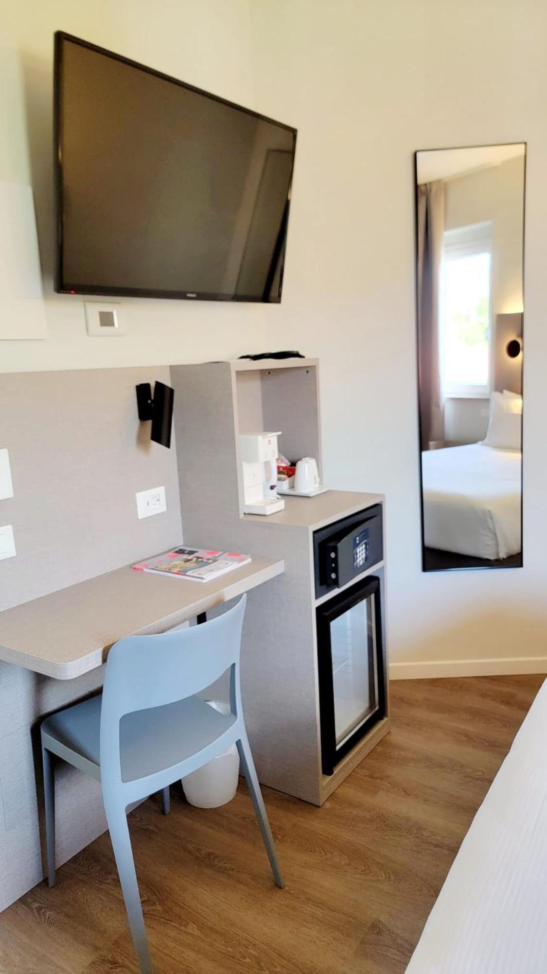 Hotel Aurora 3*